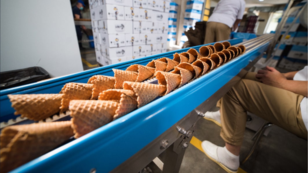 We streamlined the workflow for production line operators reporting issues & tracking productivity.
