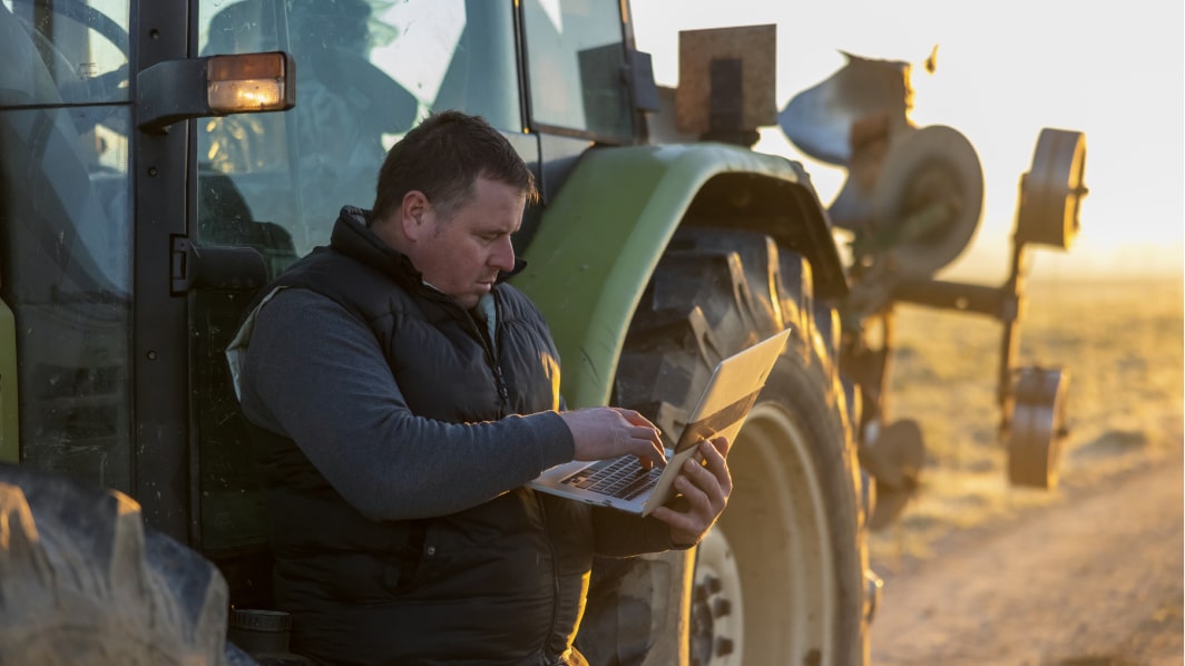 We built a system from the ground up to power smarter farm operations — increasing yields and uptime.
